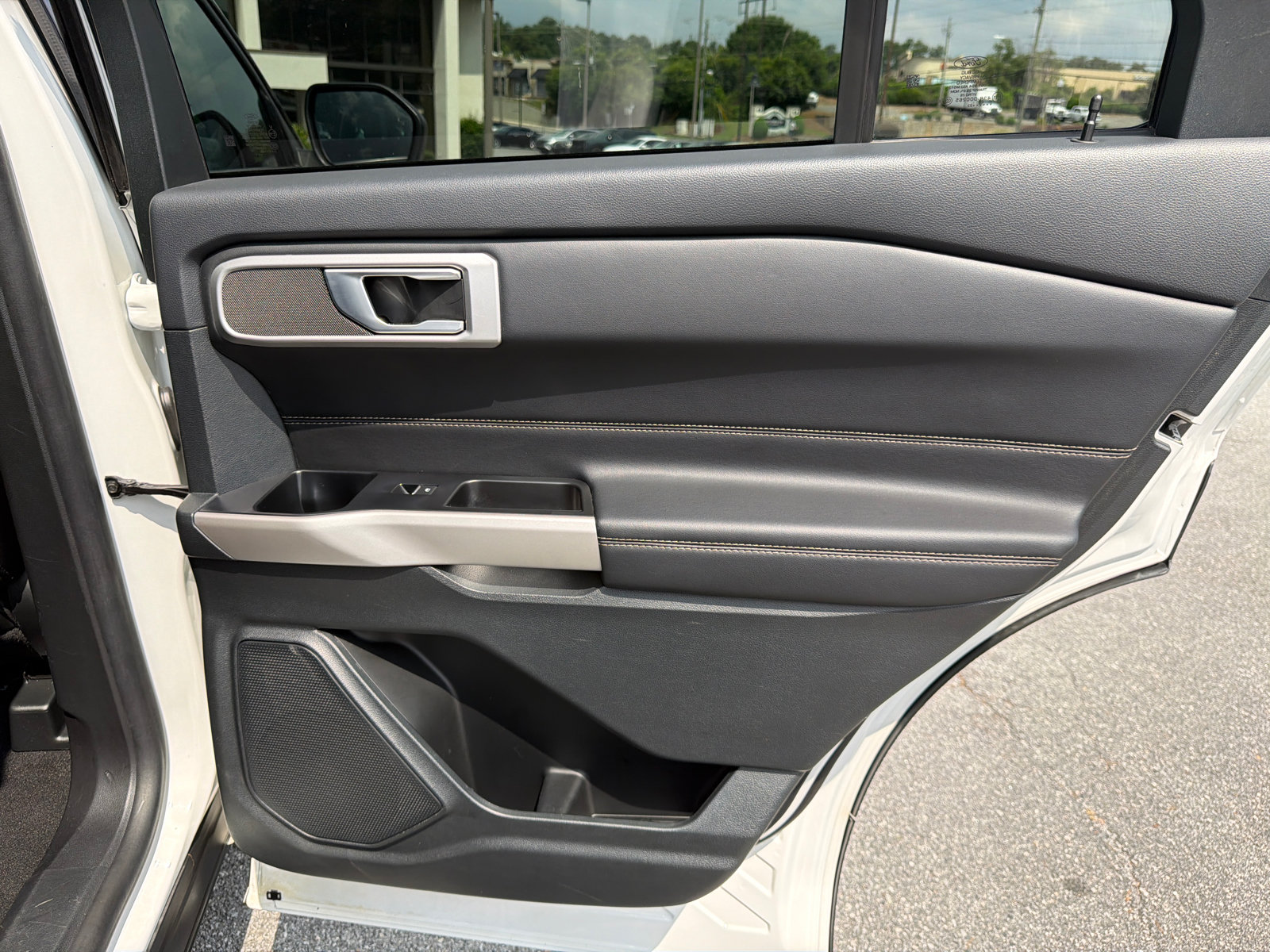 Used 2023 Ford Explorer XLT w/ Equipment Group 202A RWD image 17