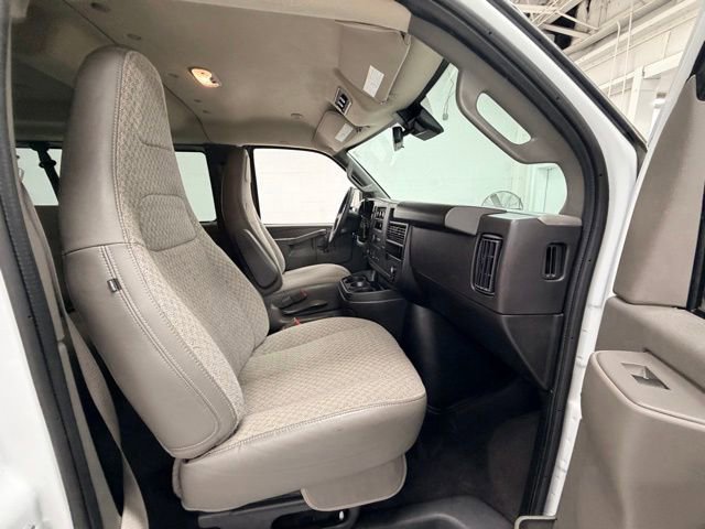 Certified 2025 Chevrolet Express 3500 LT w/ LT Preferred Equipment Group RWD image 27