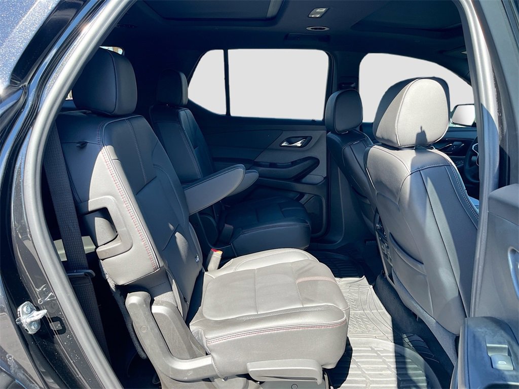Used 2023 Chevrolet Traverse RS image 30