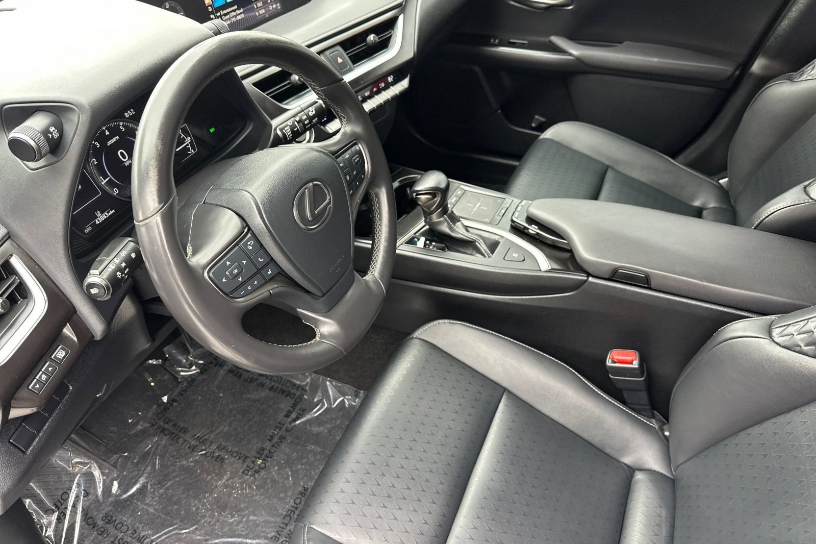 Used 2021 Lexus UX 200 w/ Accessory Package (Z2) FWD image 10