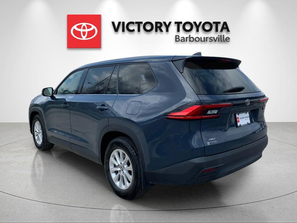 Used 2024 Toyota Grand Highlander XLE image 3