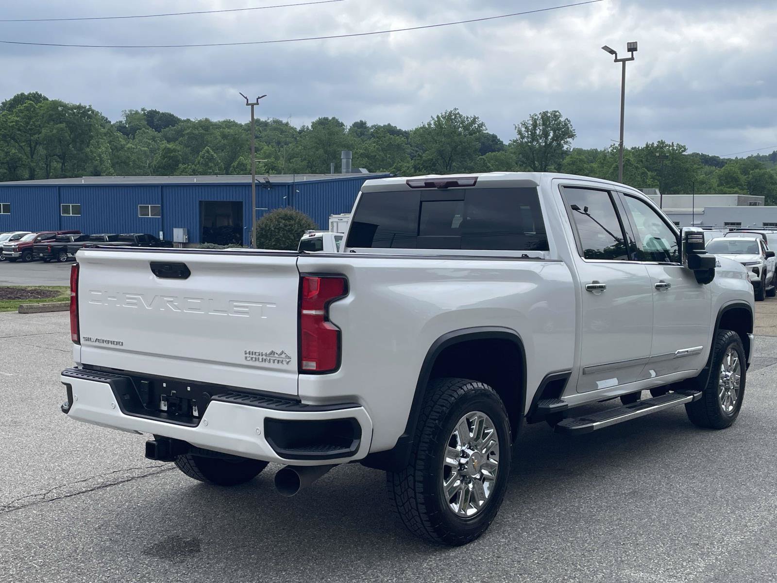 Certified 2024 Chevrolet Silverado 3500 High Country w/ High Country Premium Package AWD/4WD image 3