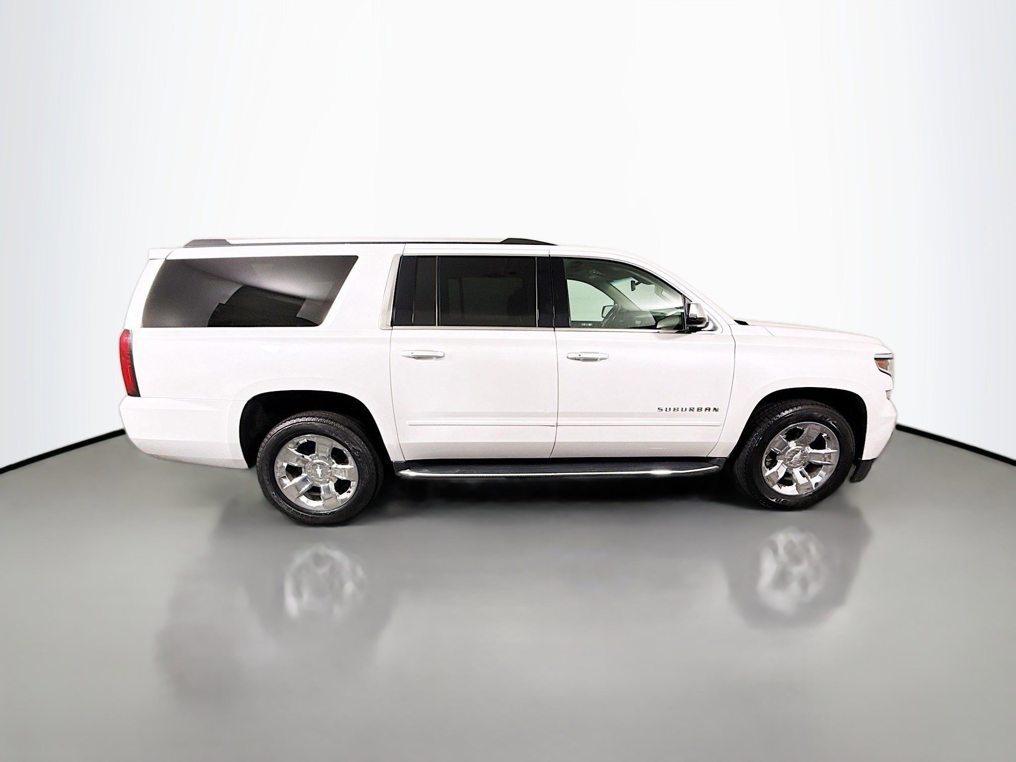 Used 2019 Chevrolet Suburban Premier RWD image 11