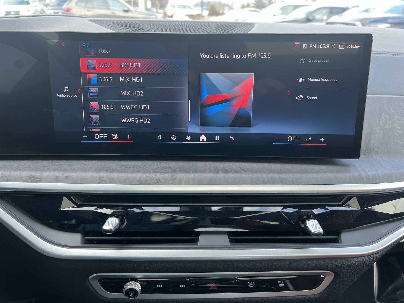 Used 2024 BMW X7 M60i w/ Executive Package image 18