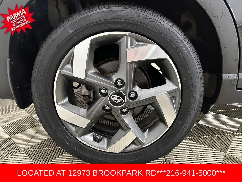 Used 2023 Hyundai Venue SEL FWD image 27
