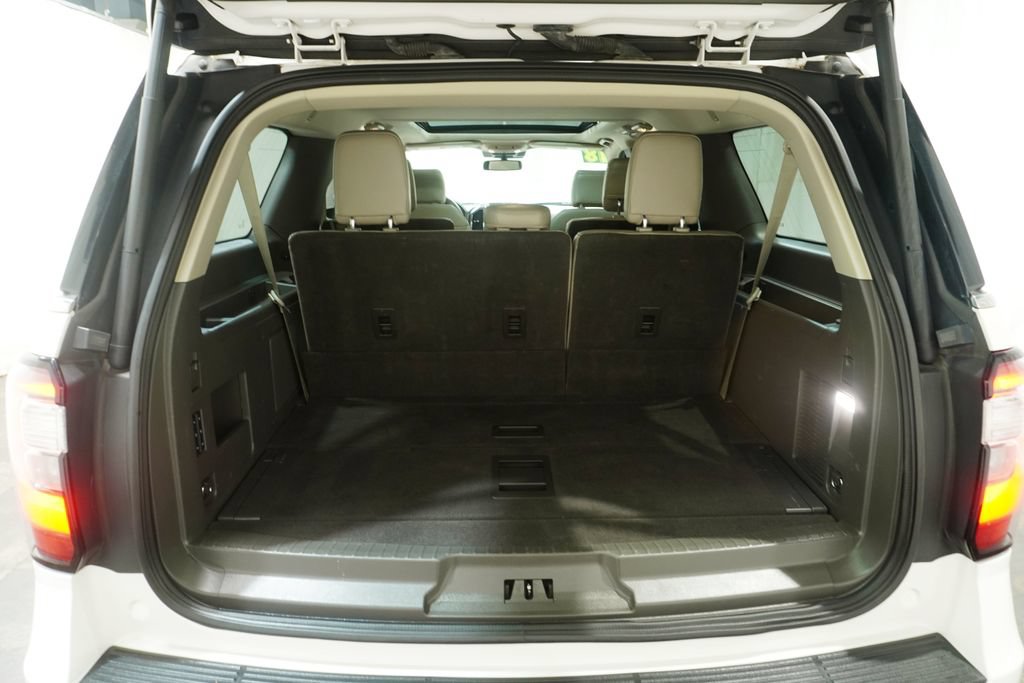 Used 2018 Ford Expedition Max Limited w/ Equipment Group 301A AWD/4WD image 10