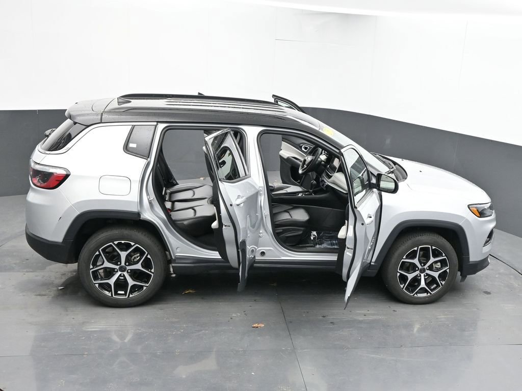 Used 2025 Jeep Compass Limited AWD/4WD image 70
