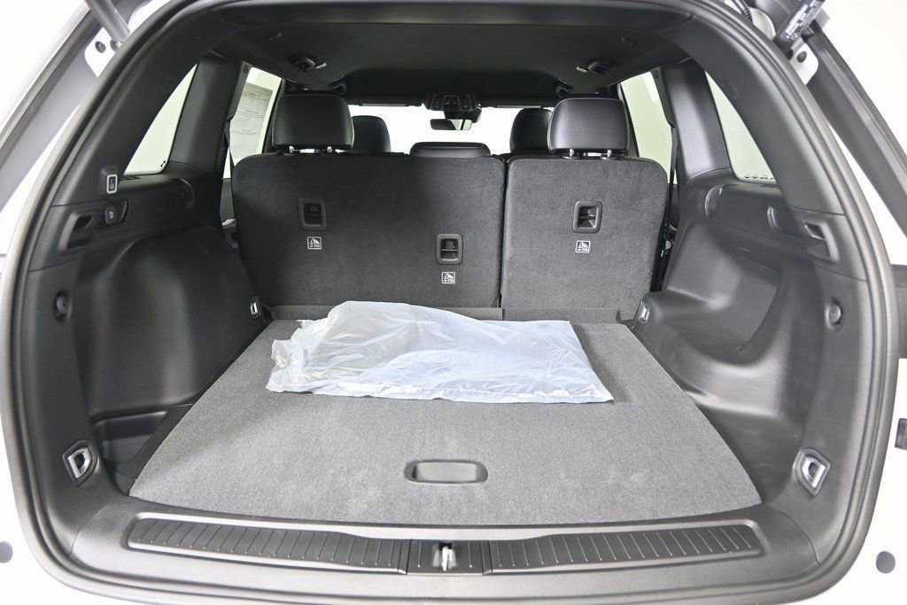 New 2026 Jeep Grand Cherokee Laredo image 16