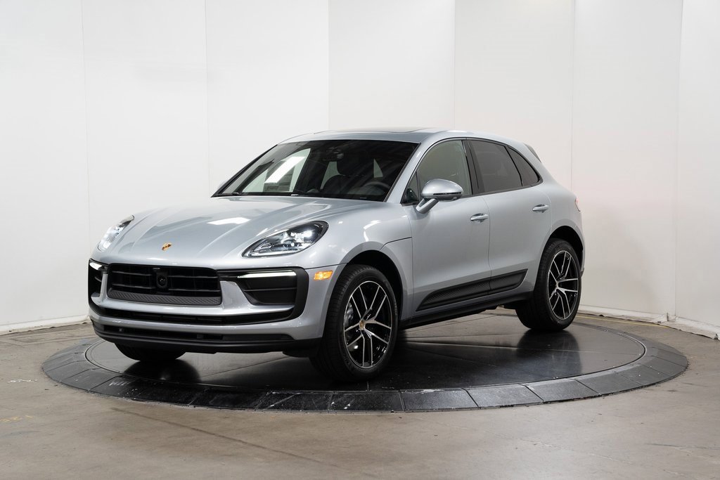 Used 2024 Porsche Macan image 1