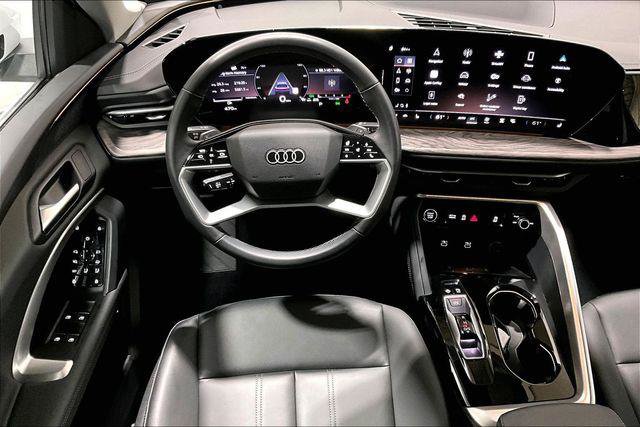 Certified 2025 Audi Q5 Premium w/ Convenience Package AWD/4WD image 4