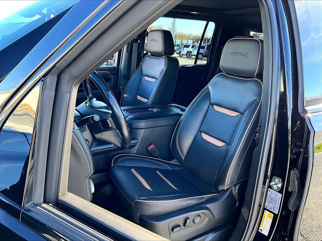 Used 2022 GMC Yukon XL AT4 image 10