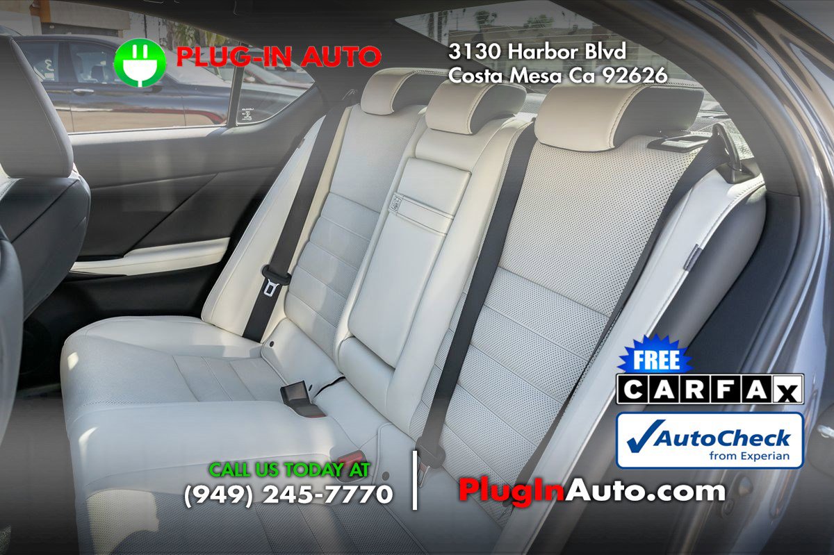 Used 2023 Lexus IS 350 F Sport w/ Navigation Package image 11