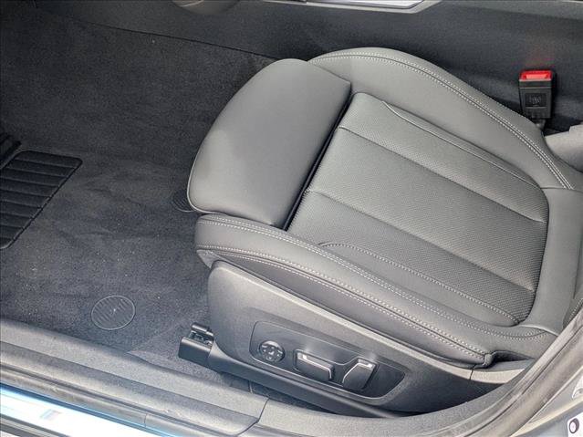 New 2026 BMW 330i Sedan w/ M Sport Package RWD image 4