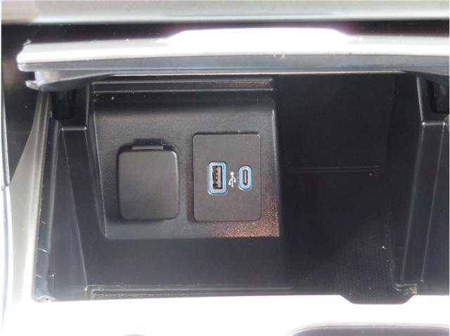 Used 2020 Ford Explorer XLT w/ Equipment Group 202A AWD/4WD image 8