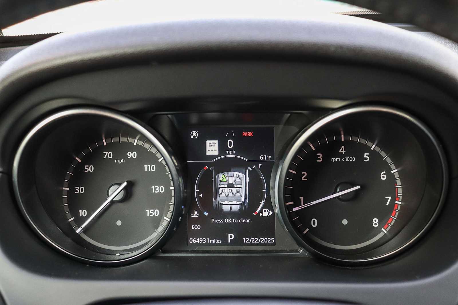 Used 2018 Land Rover Discovery Sport HSE image 23