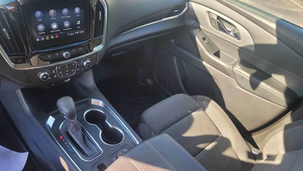 Used 2021 Chevrolet Traverse LT w/ LPO, Blackout Package AWD/4WD image 23