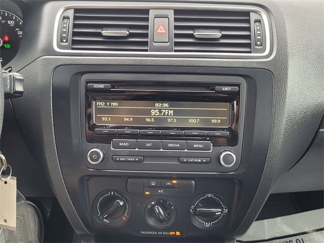 Used 2014 Volkswagen Jetta SE image 16