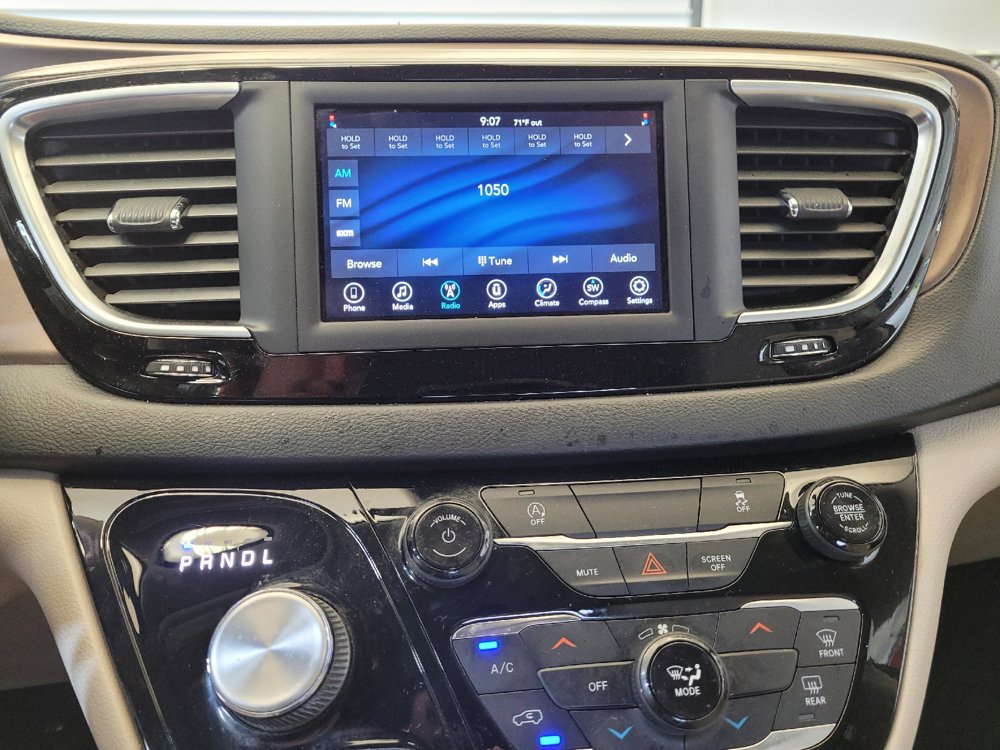 Used 2021 Chrysler Voyager Lxi FWD image 25