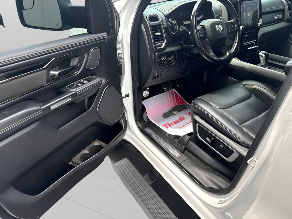 Used 2022 RAM 1500 Laramie AWD/4WD image 13