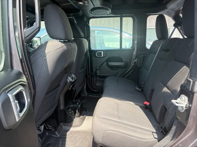 Used 2018 Jeep Wrangler Unlimited Sport AWD/4WD image 12