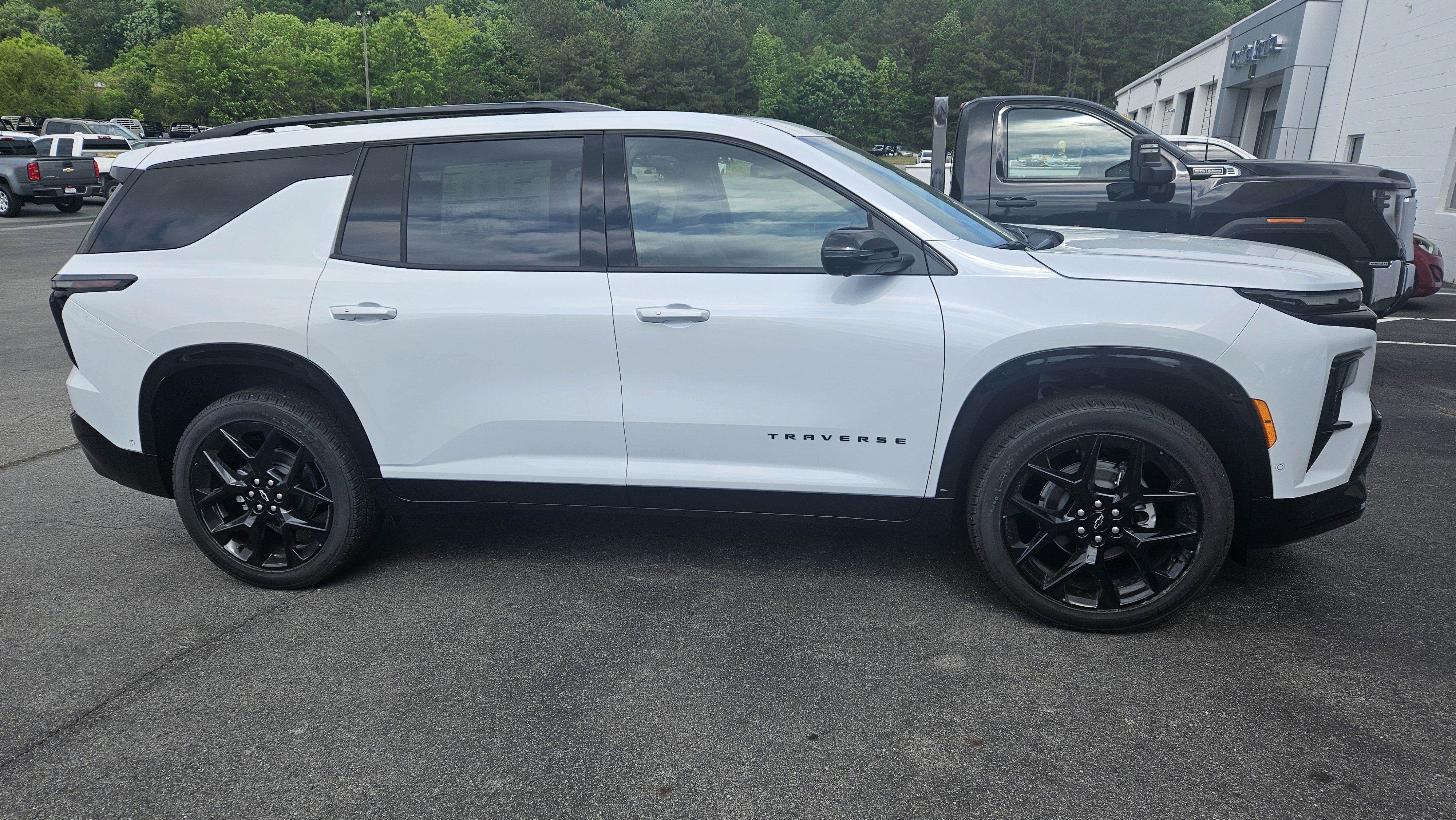New 2026 Chevrolet Traverse RS FWD image 1