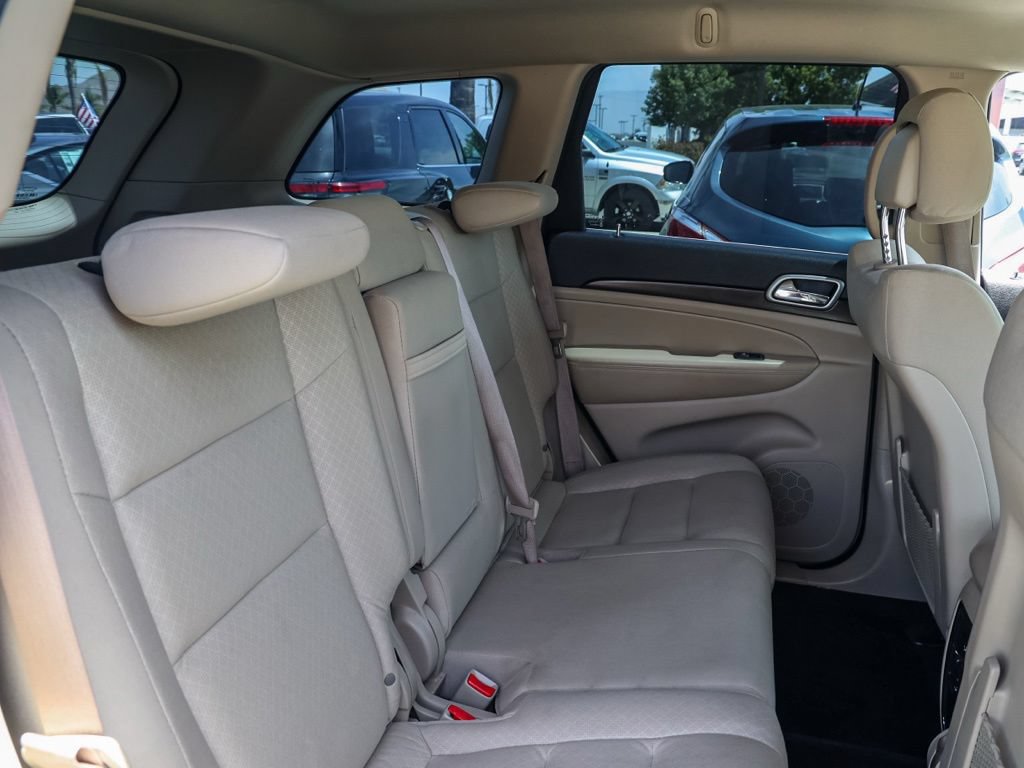 Used 2018 Jeep Grand Cherokee Laredo RWD image 18