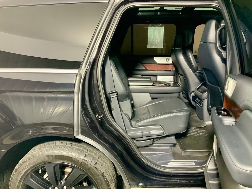 Used 2022 Lincoln Navigator Reserve image 35