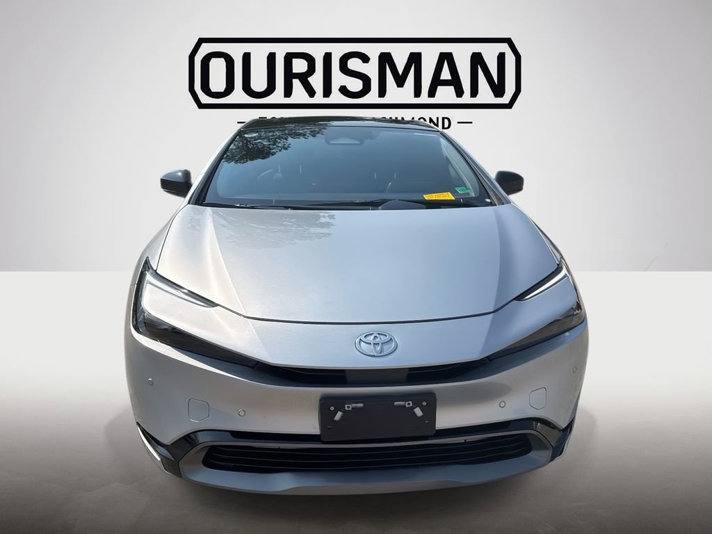 Used 2024 Toyota Prius XLE image 2