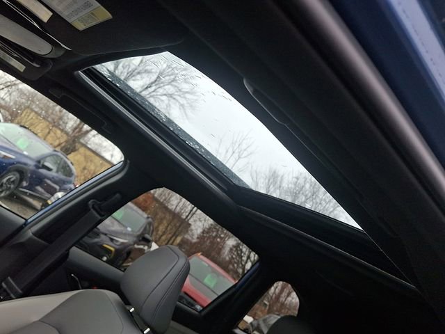 Used 2025 Subaru Forester Limited w/ Popular Package image 14