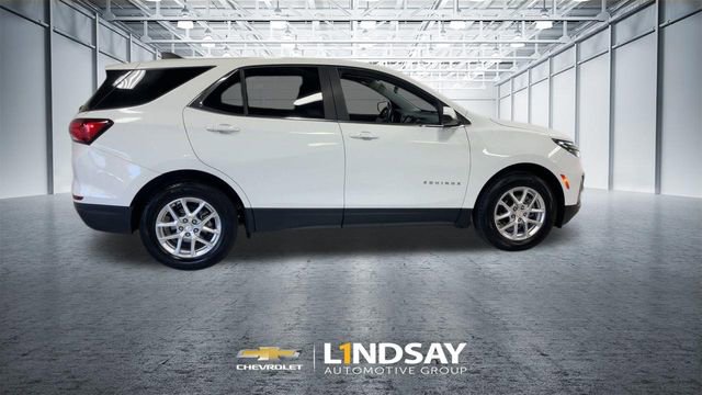 Used 2023 Chevrolet Equinox LT image 2