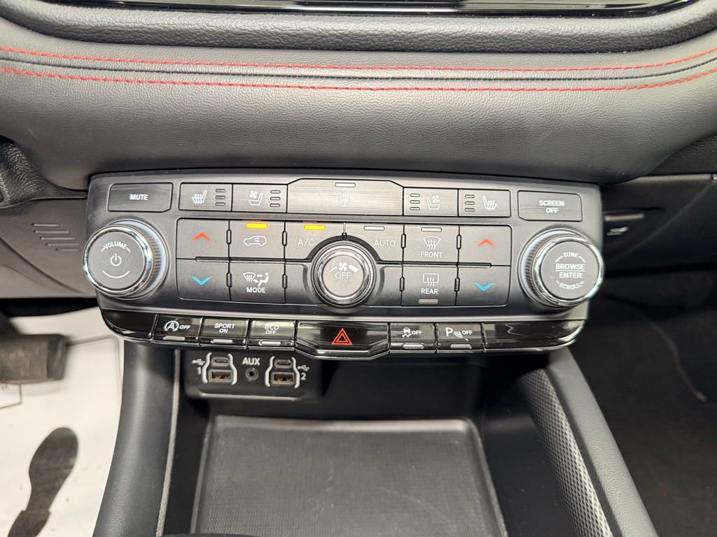 Used 2024 Dodge Durango GT AWD/4WD image 17