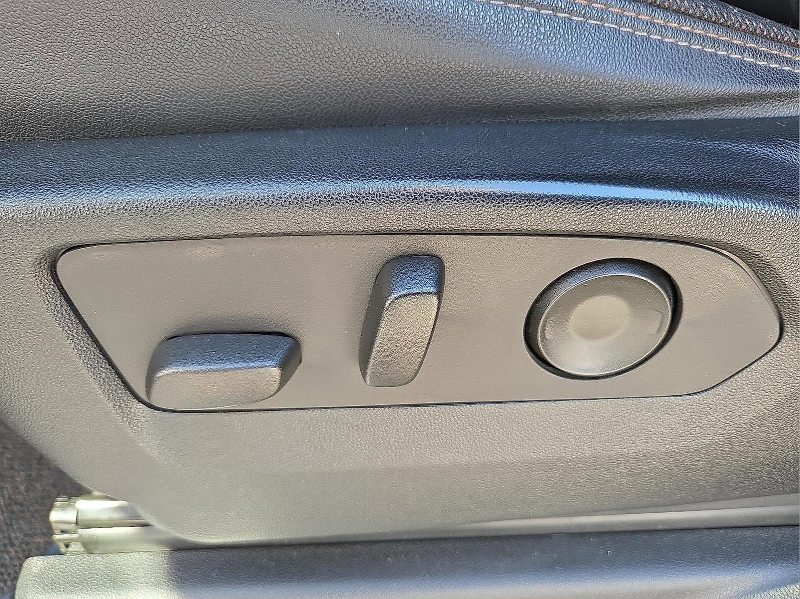 Used 2023 Chevrolet Silverado 1500 High Country w/ Technology Package image 15