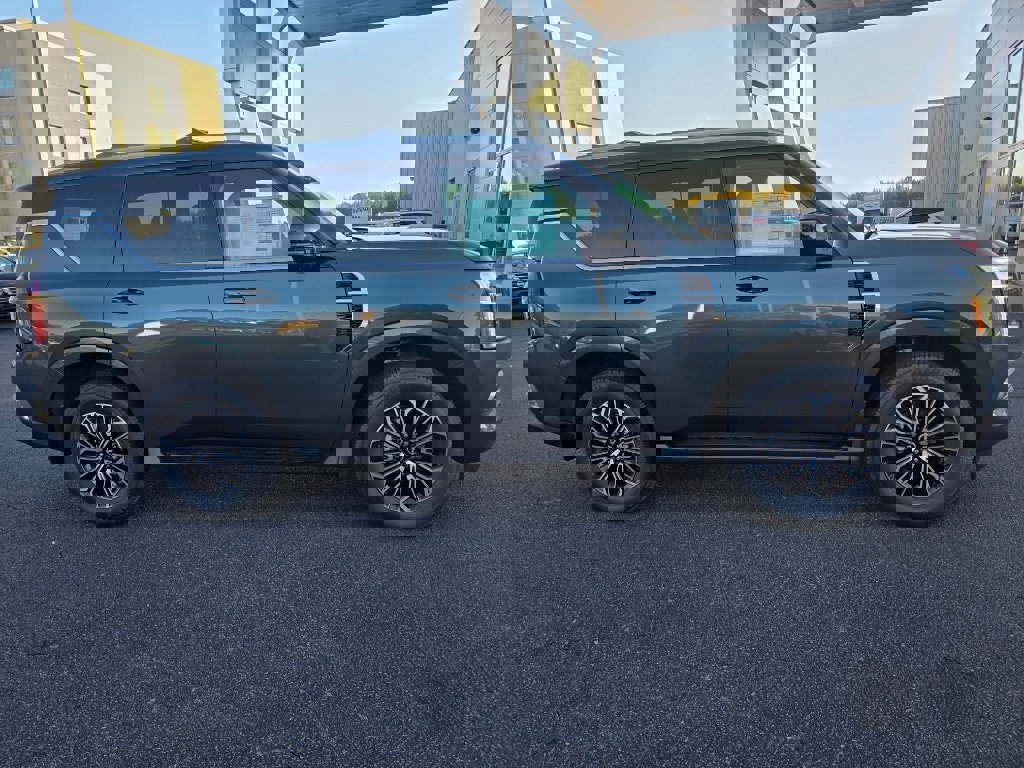 New 2026 Nissan Armada Platinum image 2