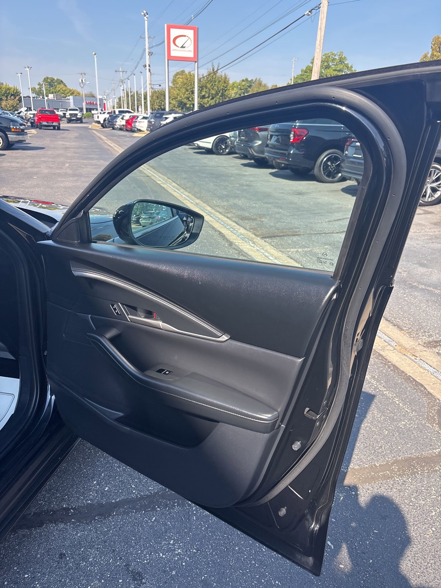 Used 2023 MAZDA CX-30 AWD 2.5 S w/ Select Package image 16