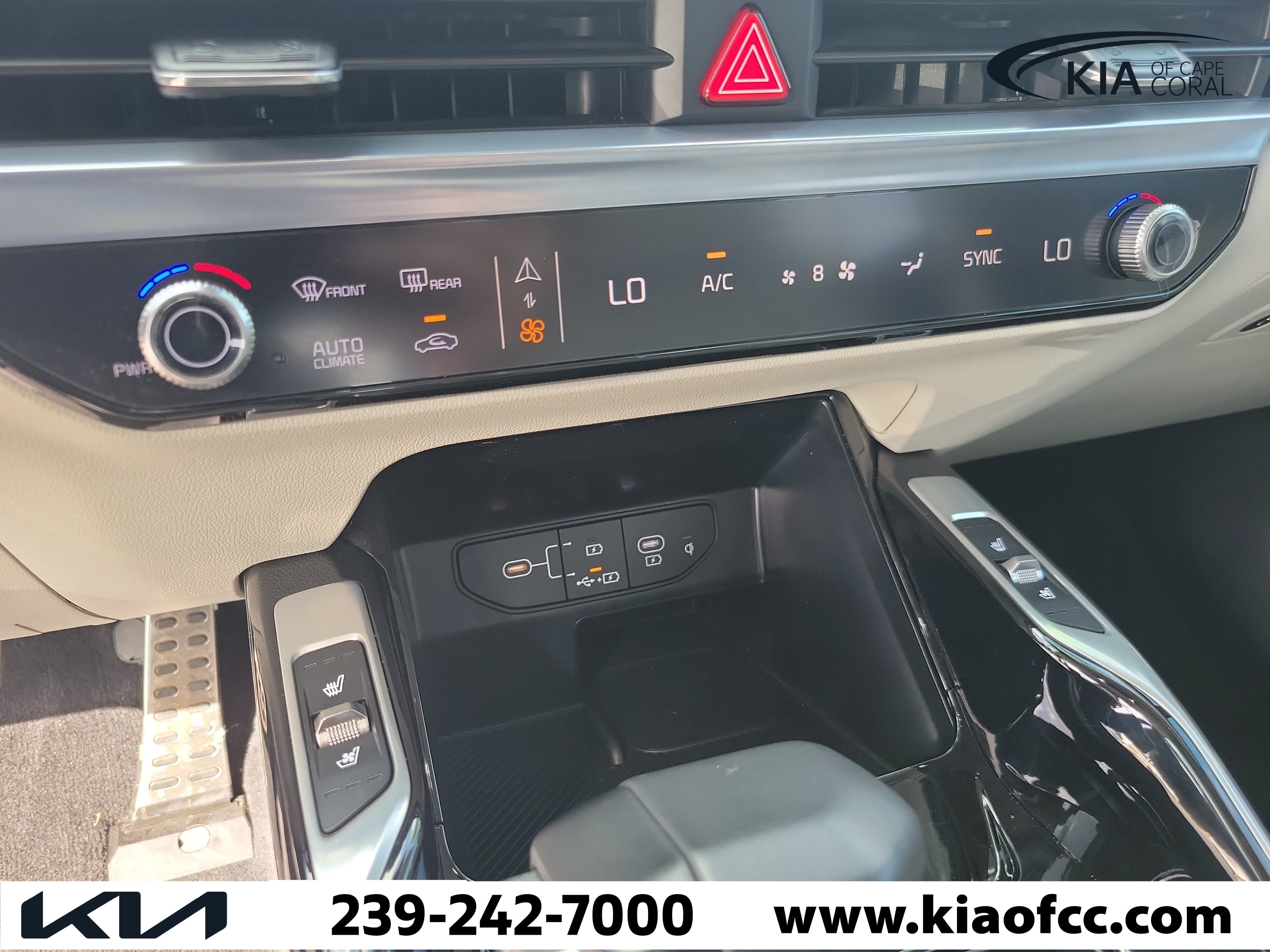 Certified 2025 Kia Sorento SX AWD/4WD image 32