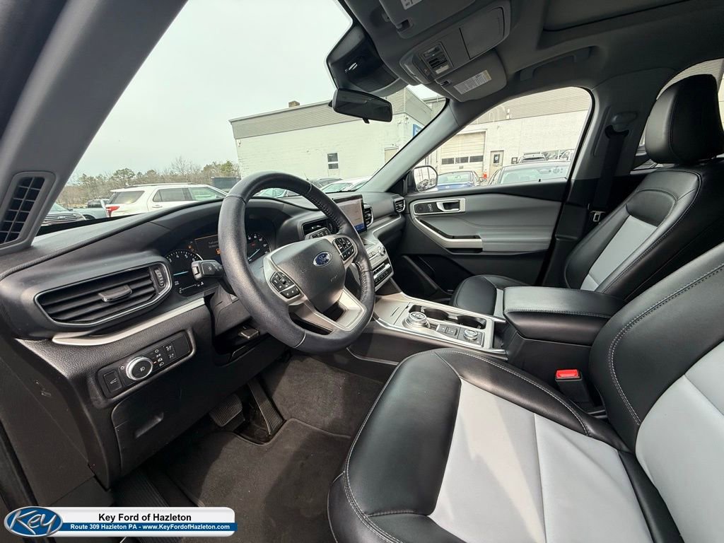 Certified 2022 Ford Explorer XLT w/ Equipment Group 202A image 15