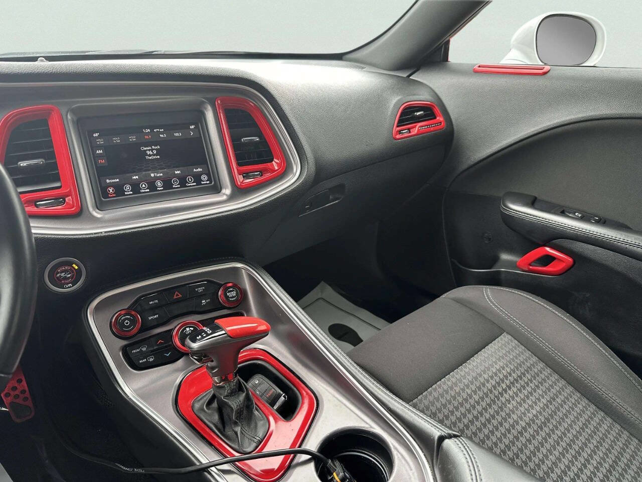 Used 2019 Dodge Challenger SXT RWD image 29