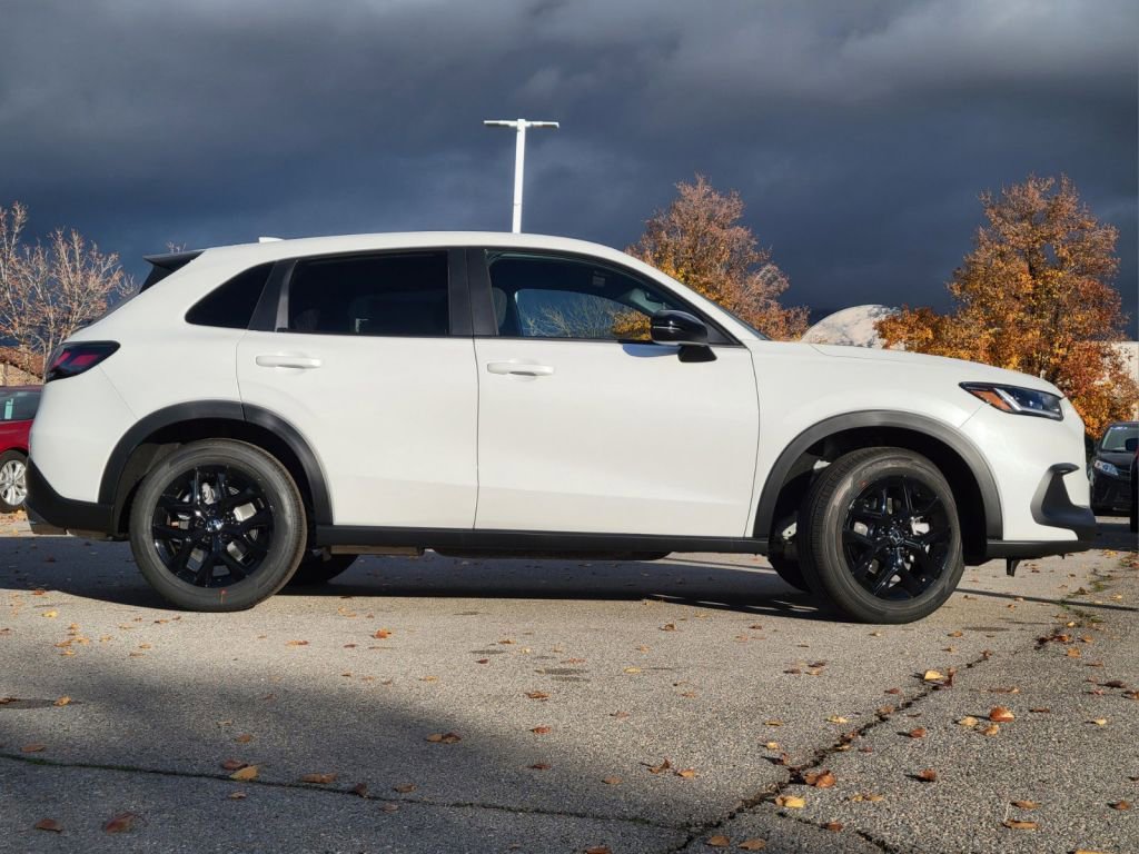 Used 2025 Honda HR-V Sport image 11
