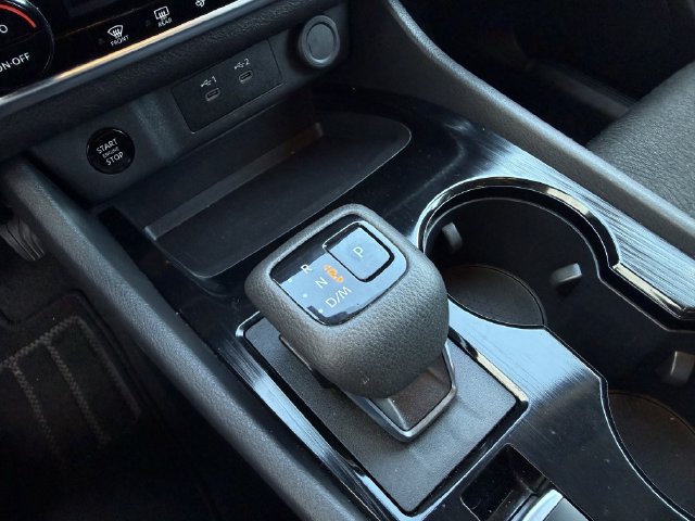 Used 2024 Nissan Rogue SV AWD/4WD image 19