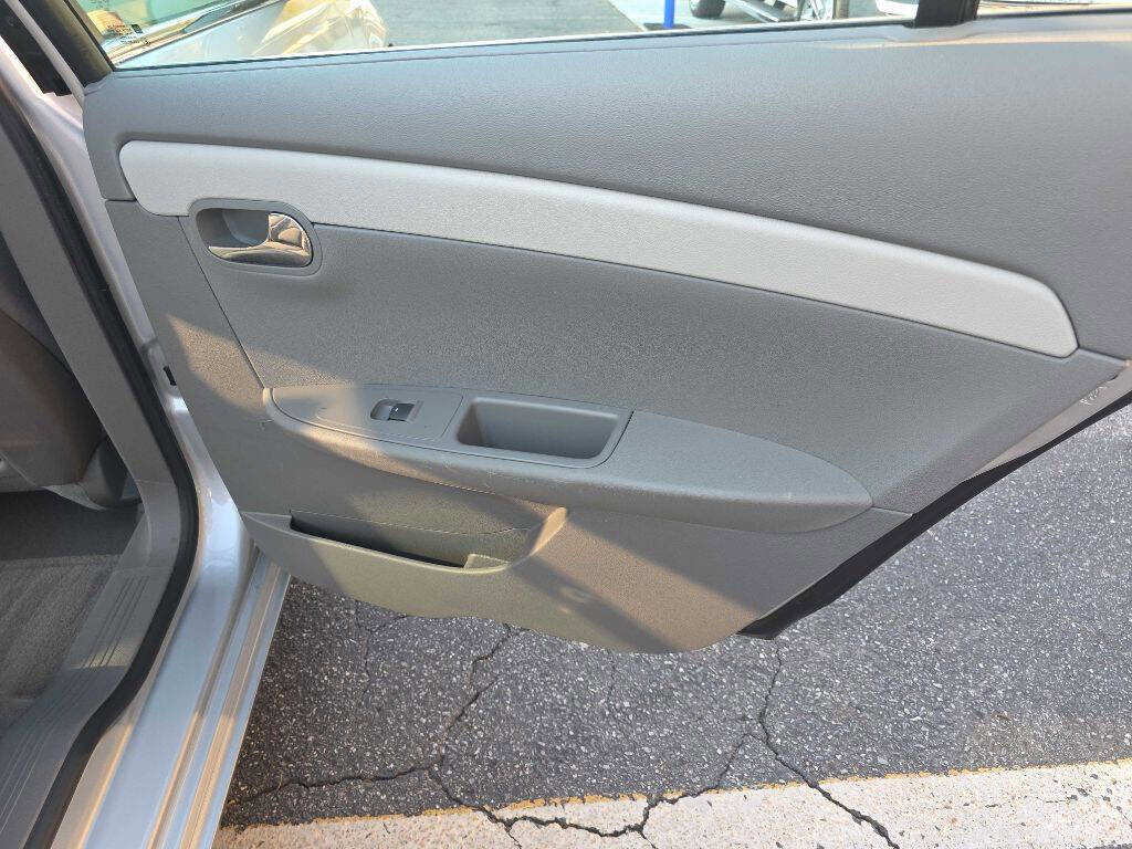 Used 2011 Chevrolet Malibu LS image 19