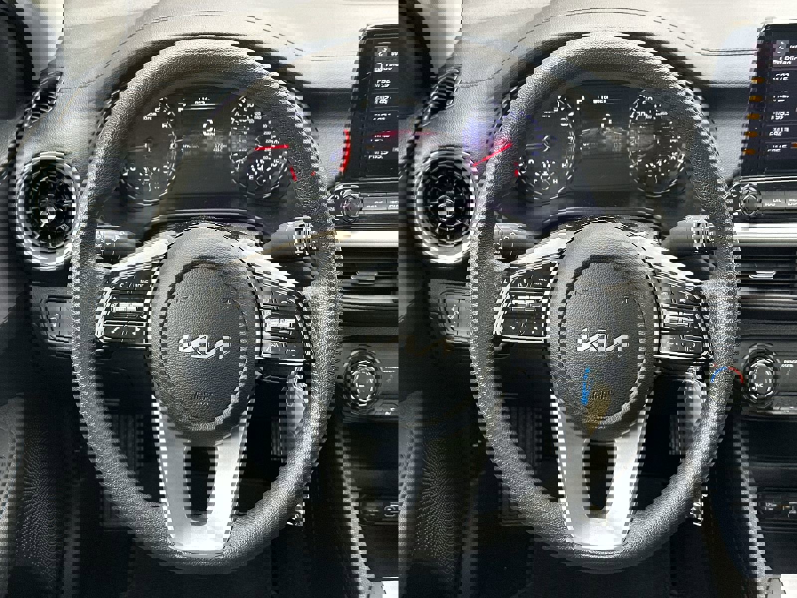 Used 2024 Kia Forte LXS image 19