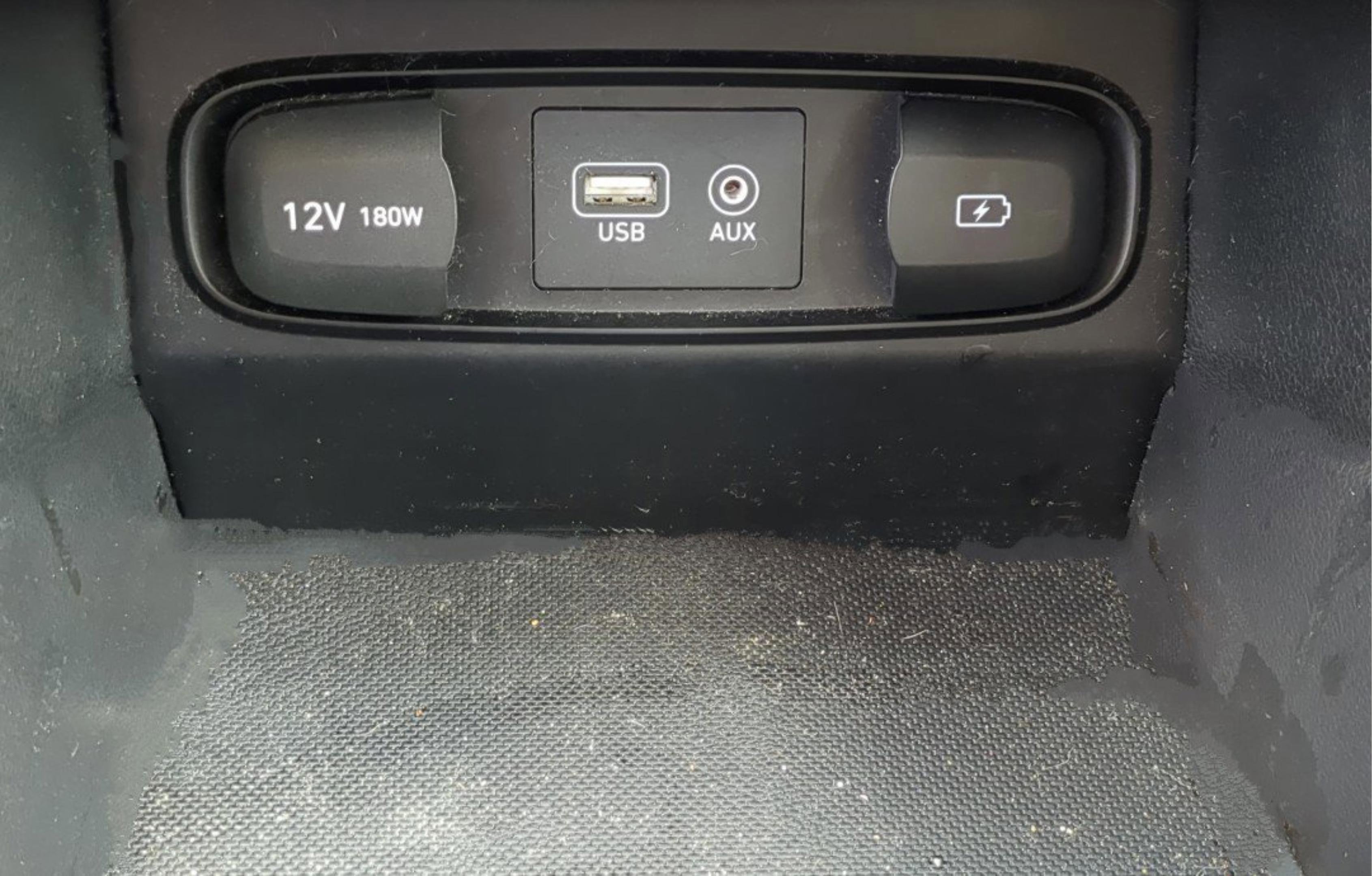 Used 2019 Hyundai Santa Fe SEL FWD image 13