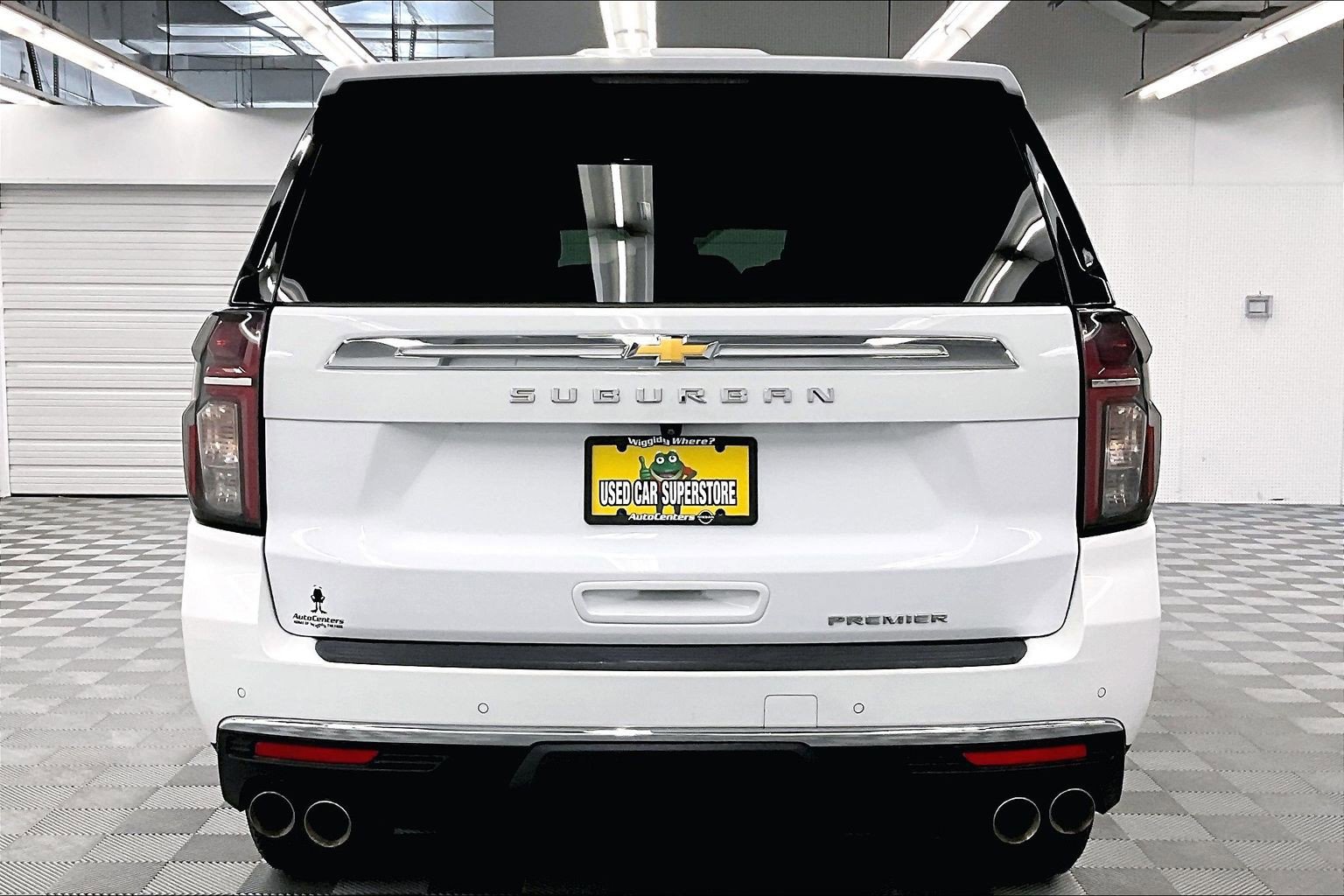 Used 2023 Chevrolet Suburban Premier AWD/4WD image 5