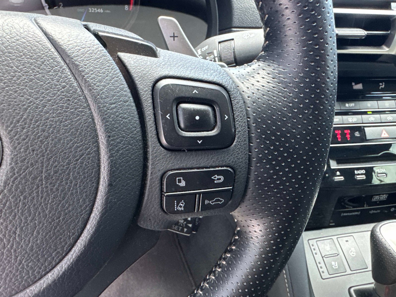 Certified 2022 Lexus IS 350 F Sport RWD image 28