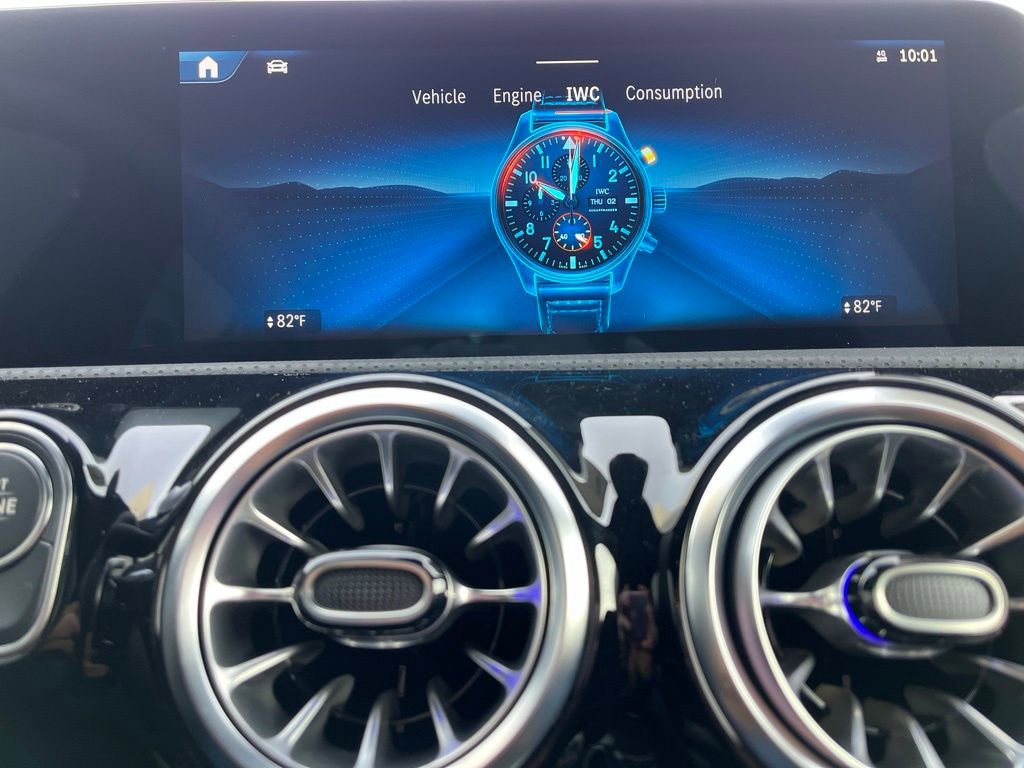 New 2025 Mercedes-Benz CLA 35 AMG 4MATIC image 39