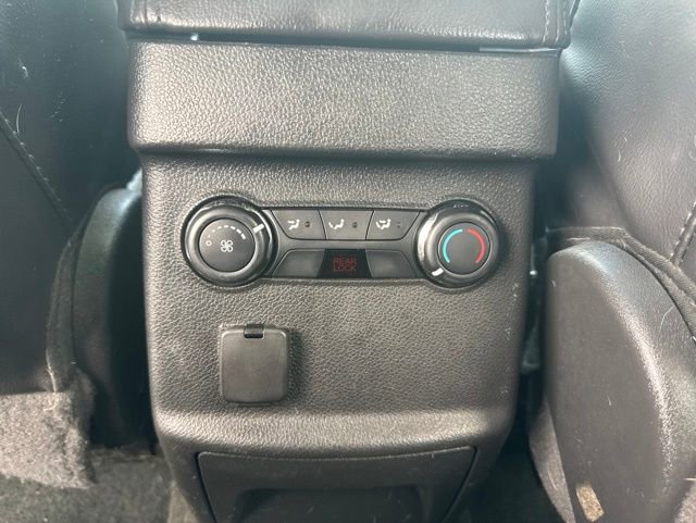 Used 2014 Ford Explorer XLT w/ Equipment Group 202A AWD/4WD image 14