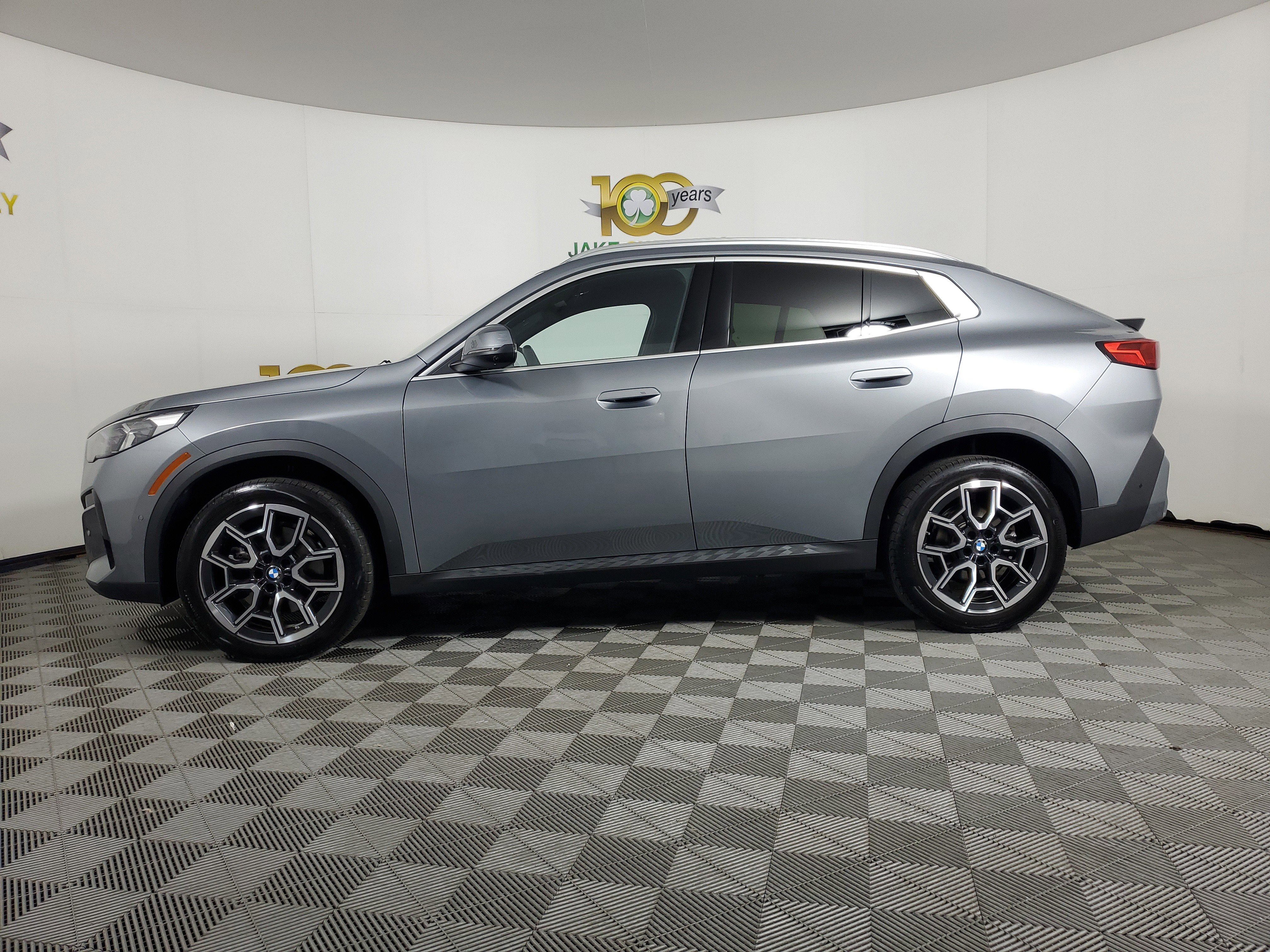 Certified 2025 BMW X2 xDrive28i w/ Premium Package image 4