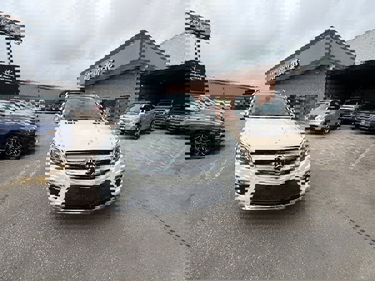 Used 2014 Mercedes-Benz GL 550 4MATIC image 9