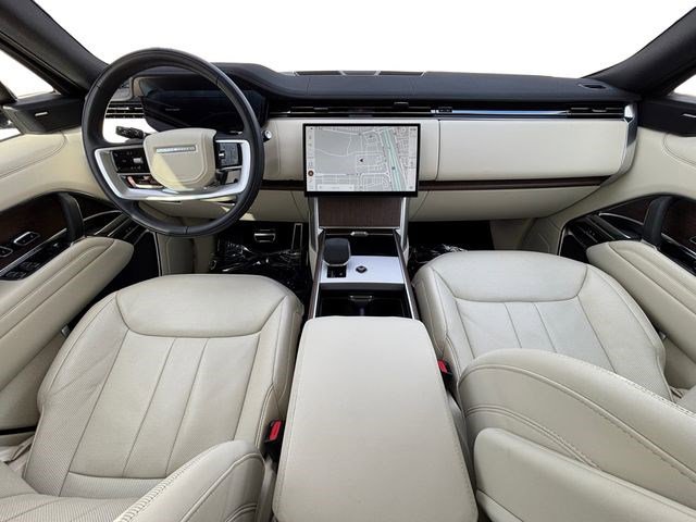 Used 2024 Land Rover Range Rover Long Wheelbase SE image 13