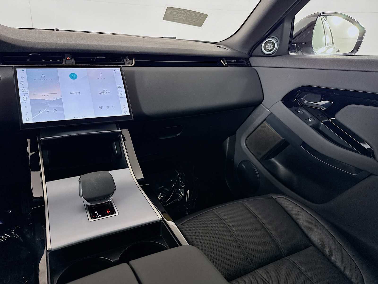 Used 2025 Land Rover Range Rover Evoque S image 24